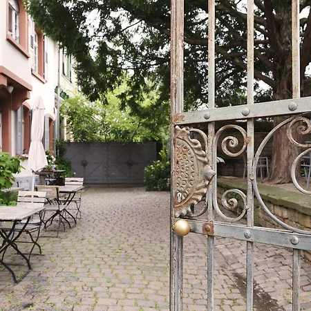 Delange Gæstehus 4*