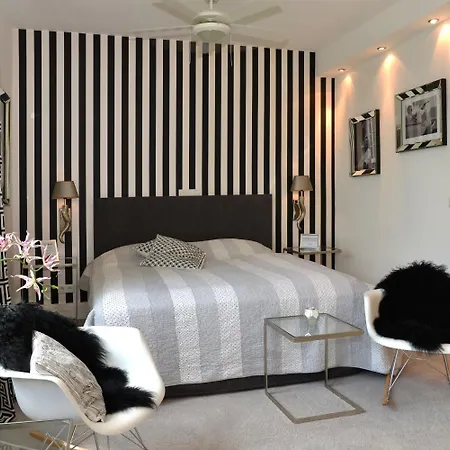 Delange Gæstehus 4*