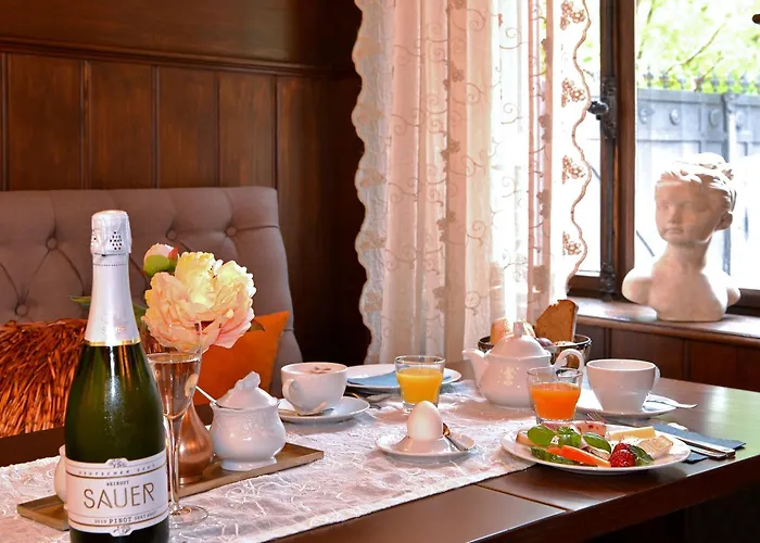 德兰芝别墅酒店 4*